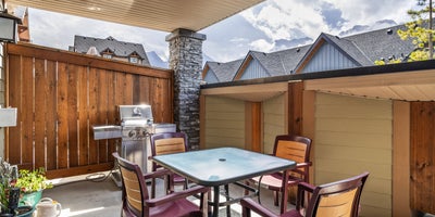 Top-Floor Canmore Condo with Incredible Mountain Views and Airbnb Potential!!! 207-121 Kananaskis Way