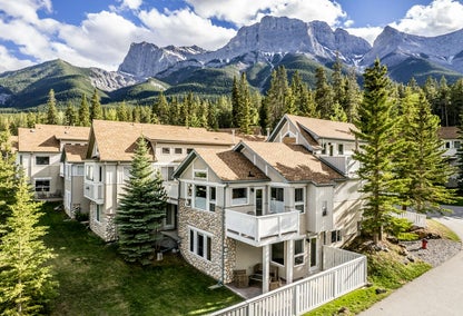 White houses in neighbourhood, Homesteads, AB