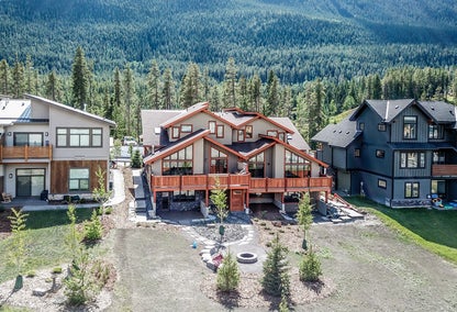 Duplexes and apartments in Three Sisters Mountain Village